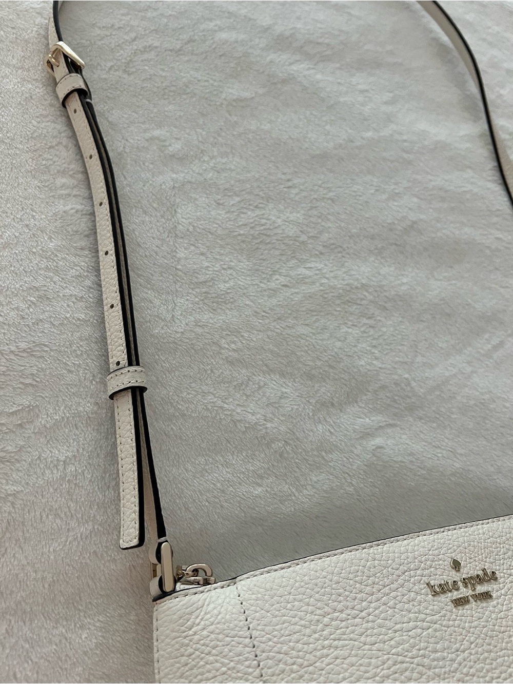 Leila Medium Crossbody -Meringue - Picture 4 of 12